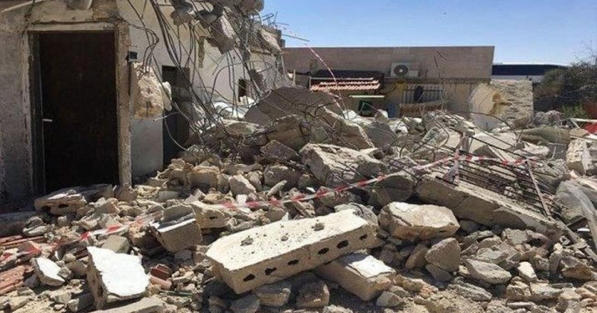 الاحتلال يواصل هدم منزل في الشيخ عنبر
