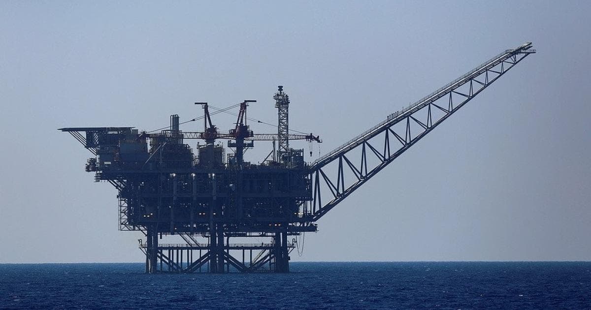 Oil drops over a dollar per barrel