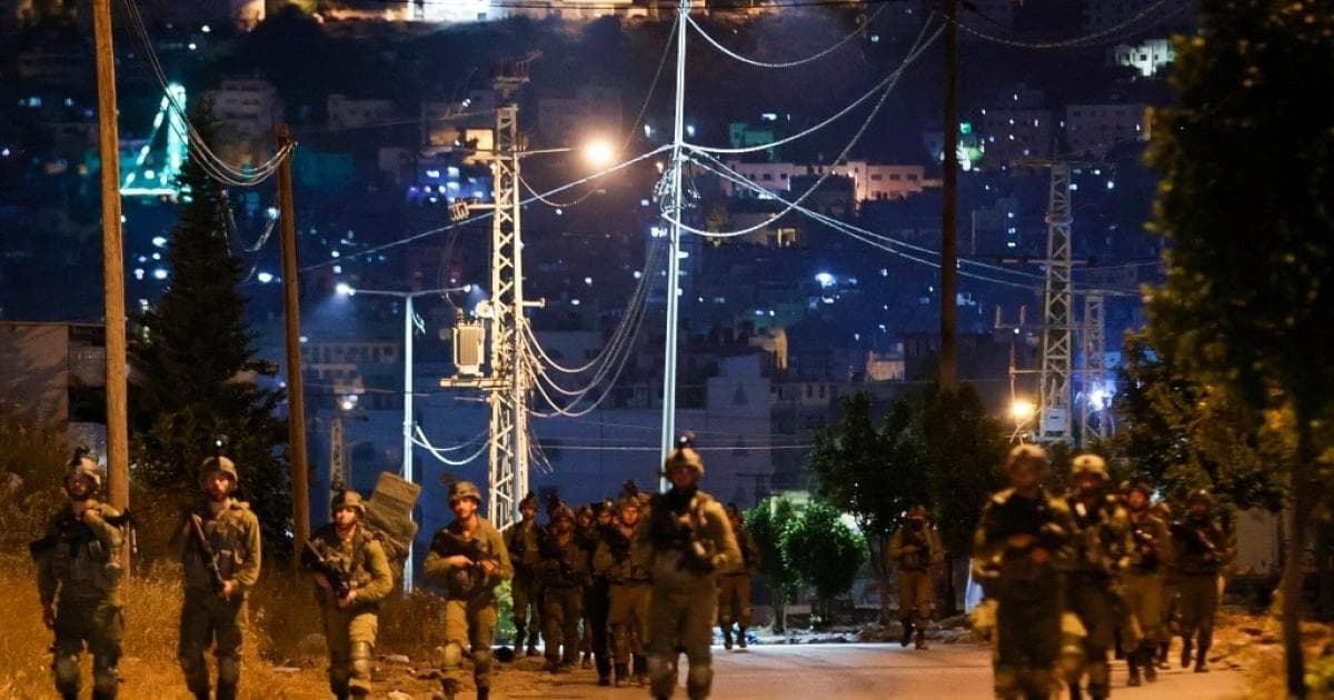 جيش الاحتلال يعتقل 3 من الشرطة الفلسطينية