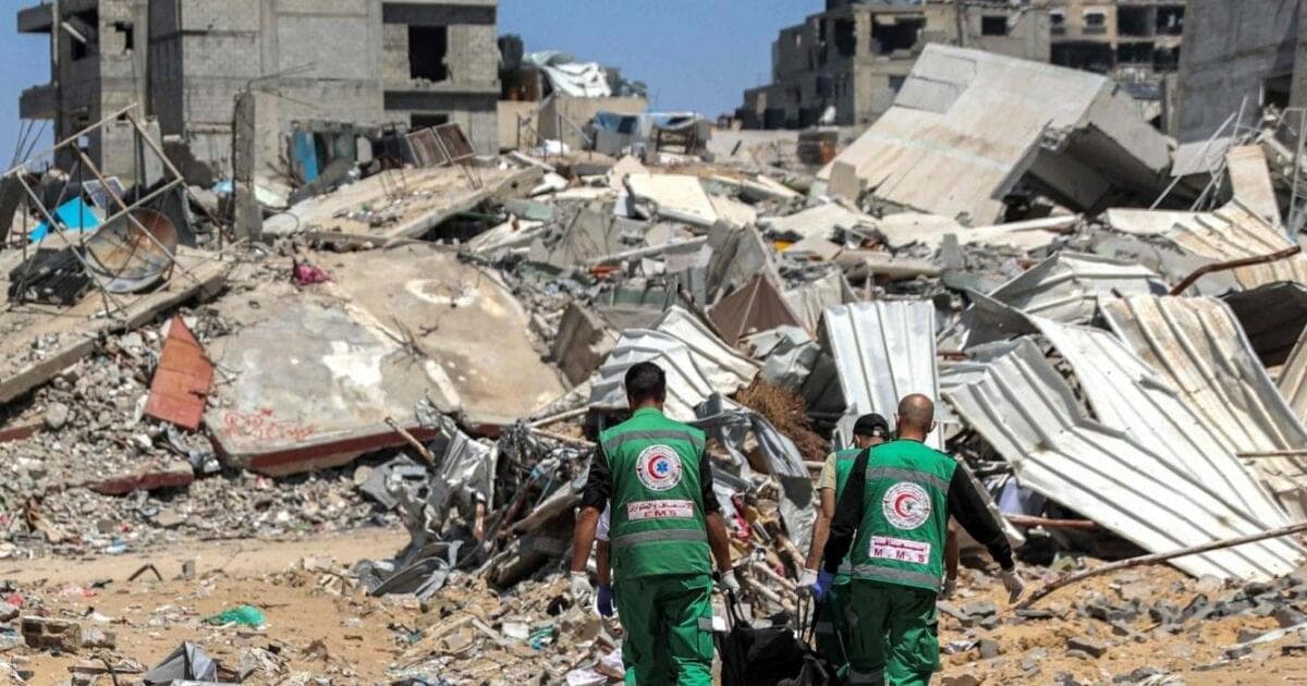 الدفاع المدني بغزة: نزح الشهداء قد يستغرق 8 سنوات