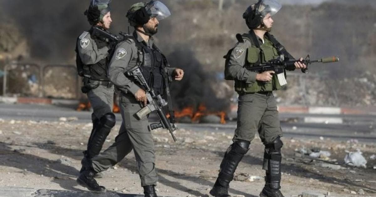 إصابات بالاختناق إثر اقتحام قوات الاحتلال محيط مجمع فلسطين الطبي ومخيم قدورة برام الله