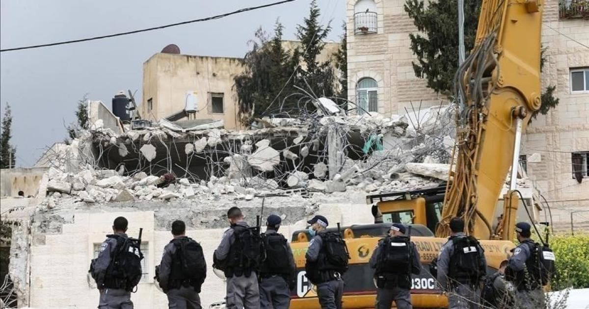 شهيدان و29 عملية هدم وتوسيع استيطاني في القدس