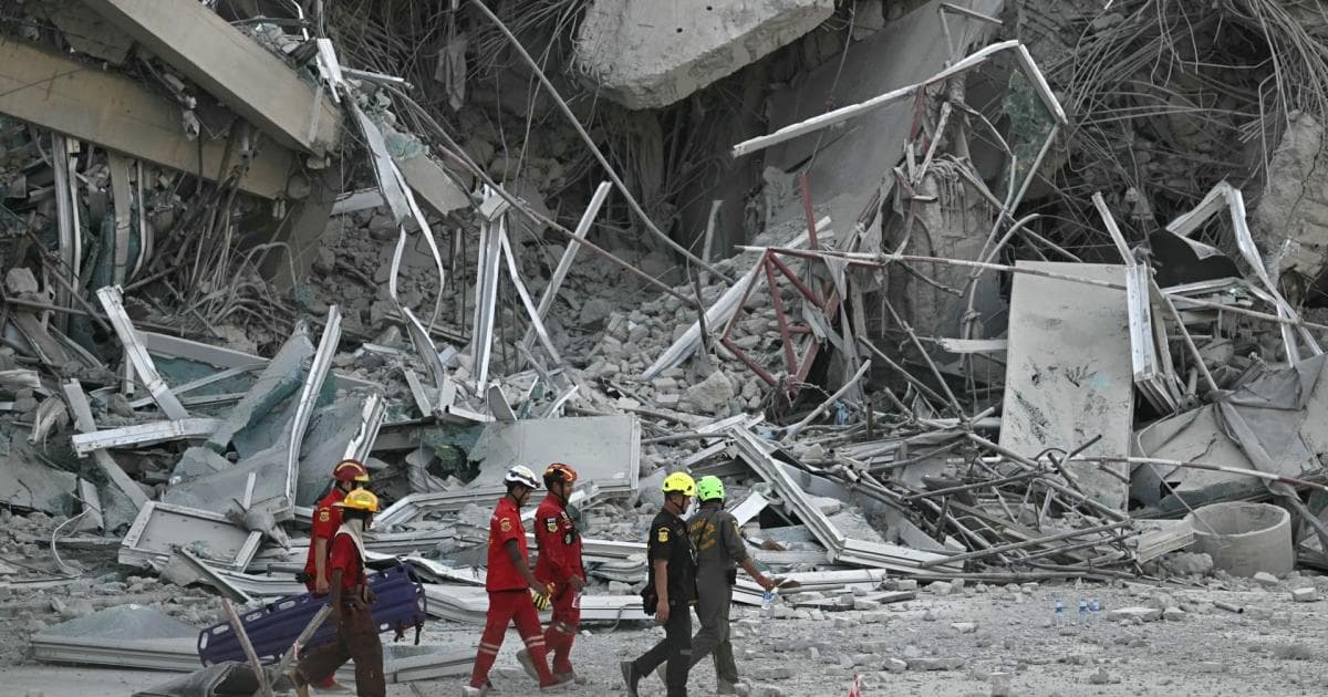 Earthquake hits near Tehran