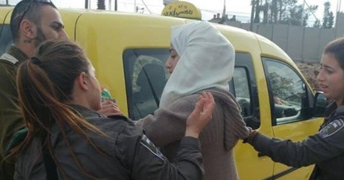 الاحتلال يعتقل سيدة ونجليها في القدس بعد الاقتحام