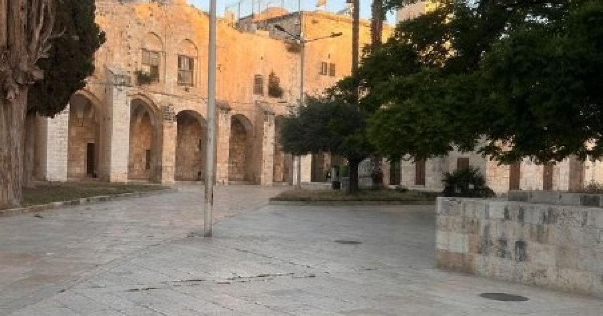 الاحتلال يمنع 3 أفراد من الأقصى