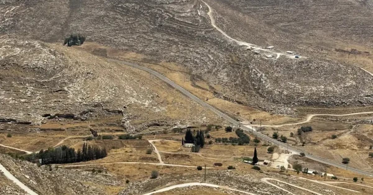 مستوطنون يعبثون بمياه آبار عين السامية