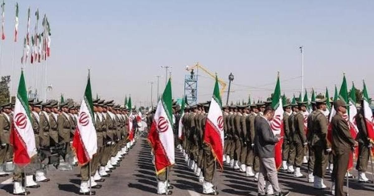 إيران تعلن استهداف قاعدة الأزرق الأمريكية في الأردن وتؤكد سيطرتها على مضيق هرمز