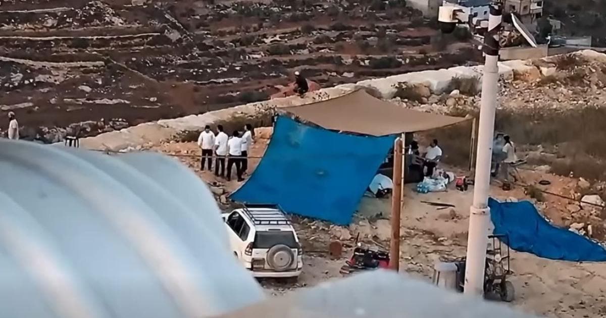 منازل محاصرة في قصرة لليوم العاشر