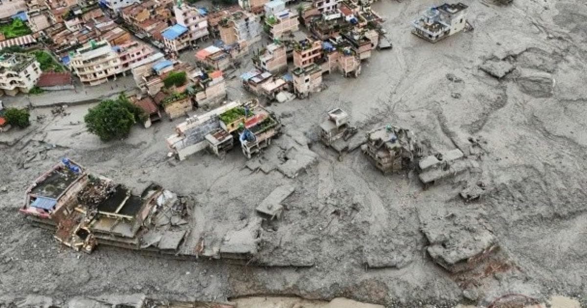 Nepal Floods Cause 900 Deaths