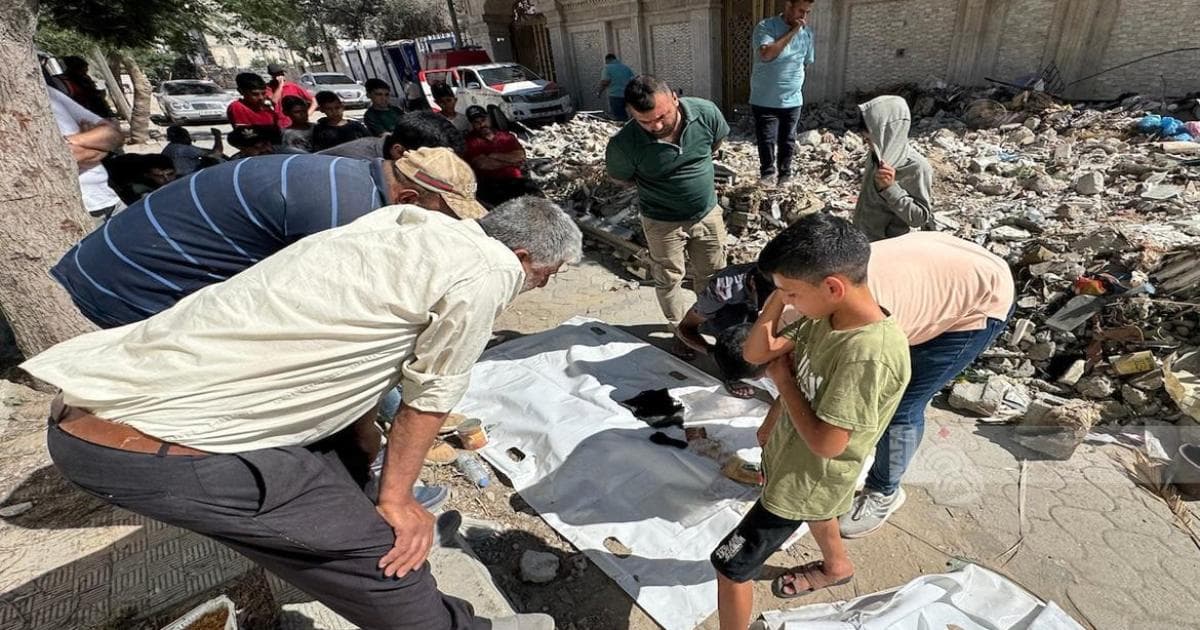 انتشال رفات 12 شهيداً من غزة