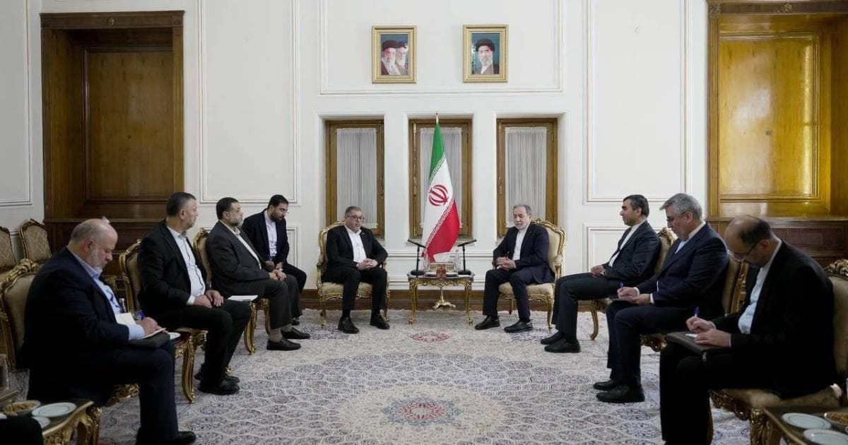 وفد حماس يختتم زيارته لإيران