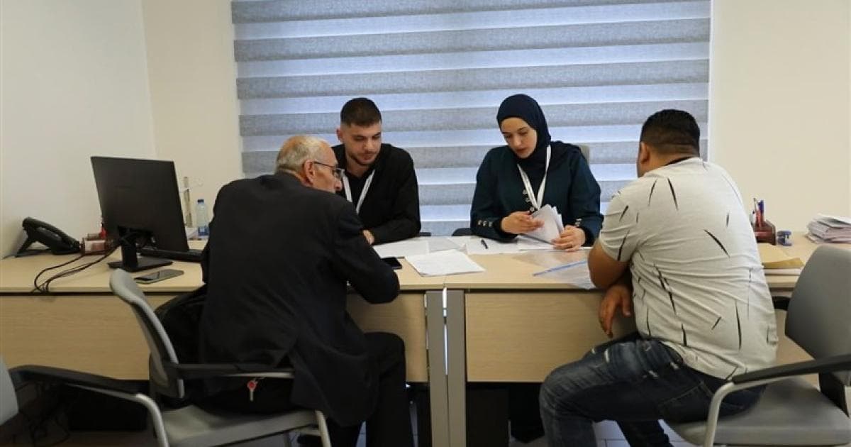 Election Committee Gets 6 Applications