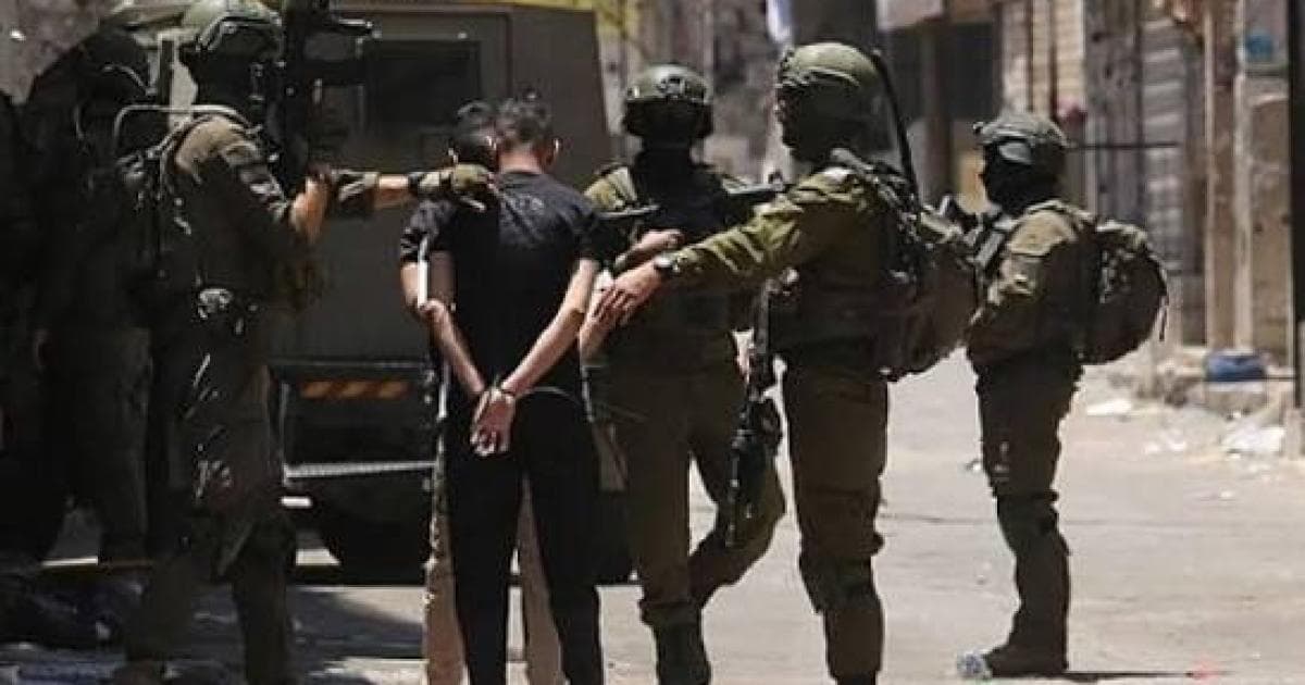 Occupation forces raid Izna and attack detainees