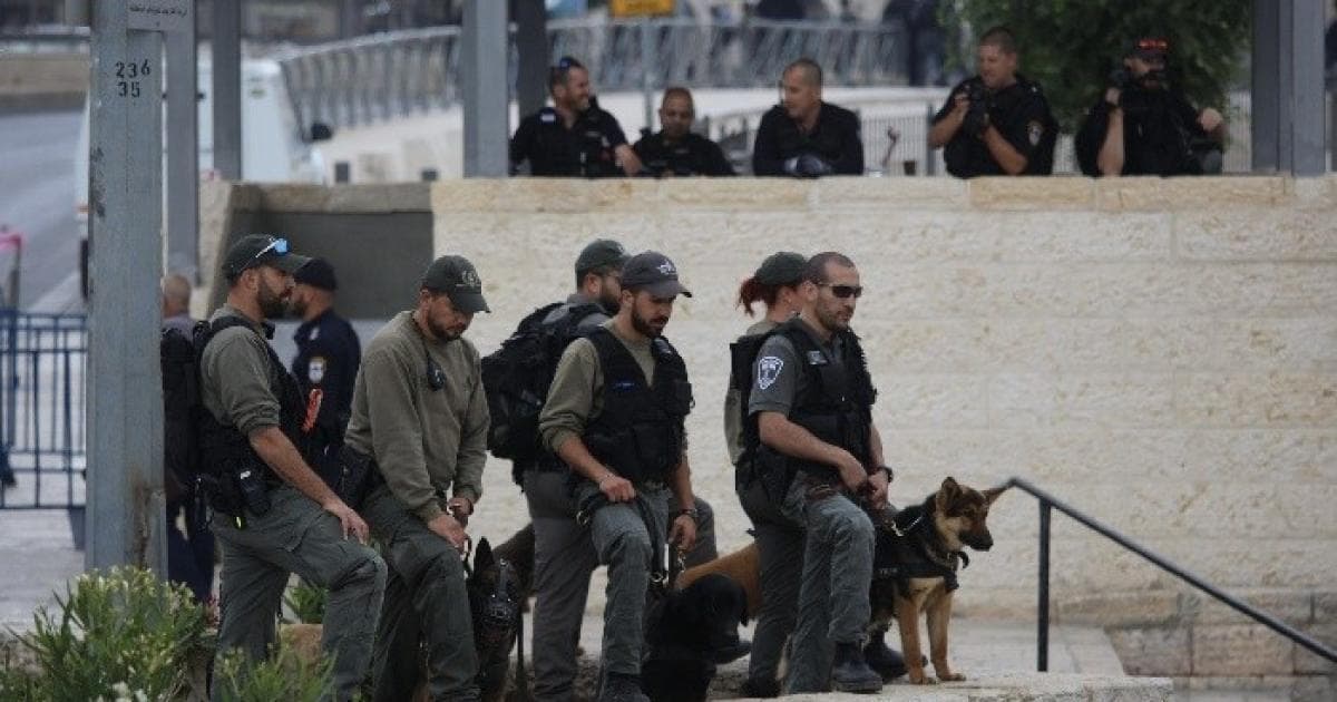 الاحتلال يمنع دخول شرق القدس