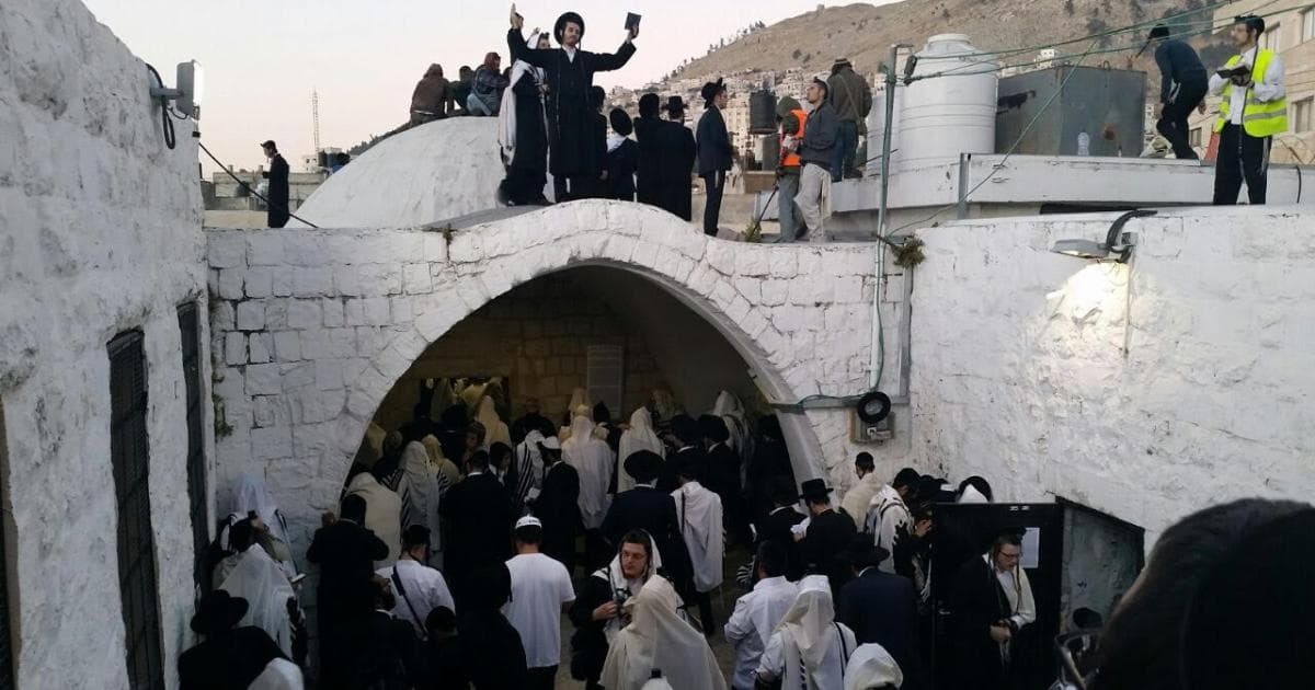 Settlers enter Joseph's Shrine east of Nablus