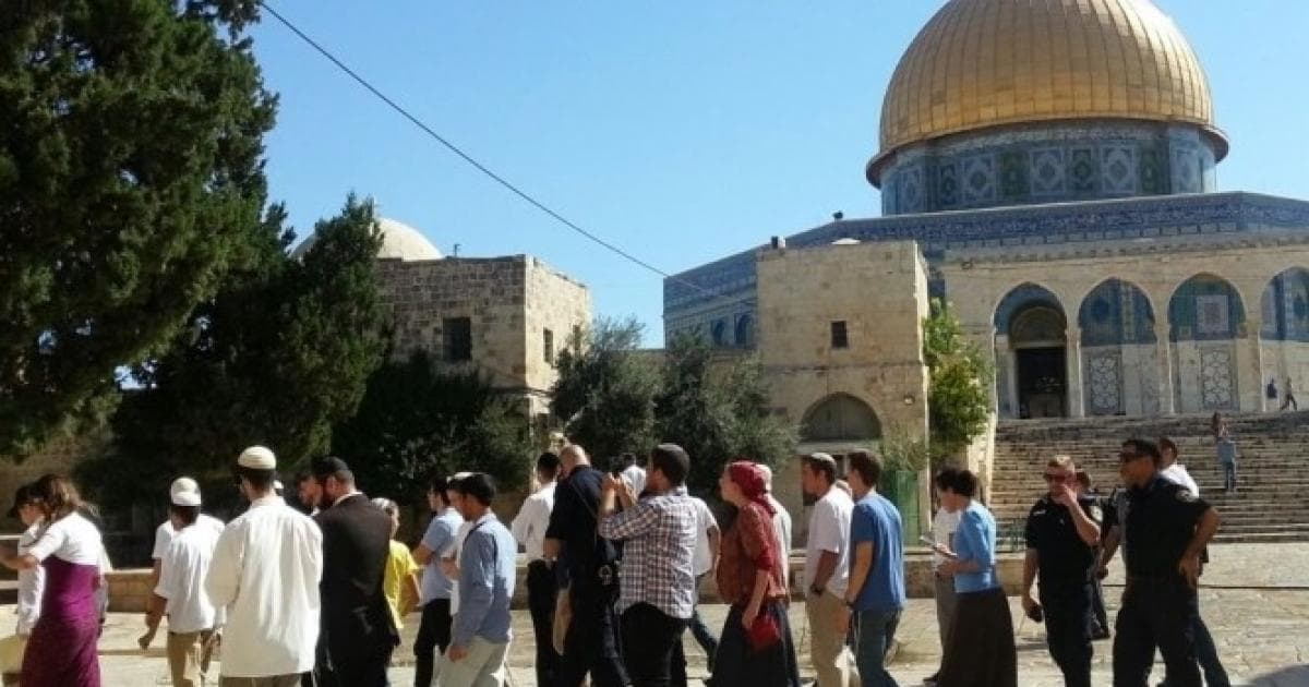 مستوطنون يقتحمون الأقصى وسط قيود