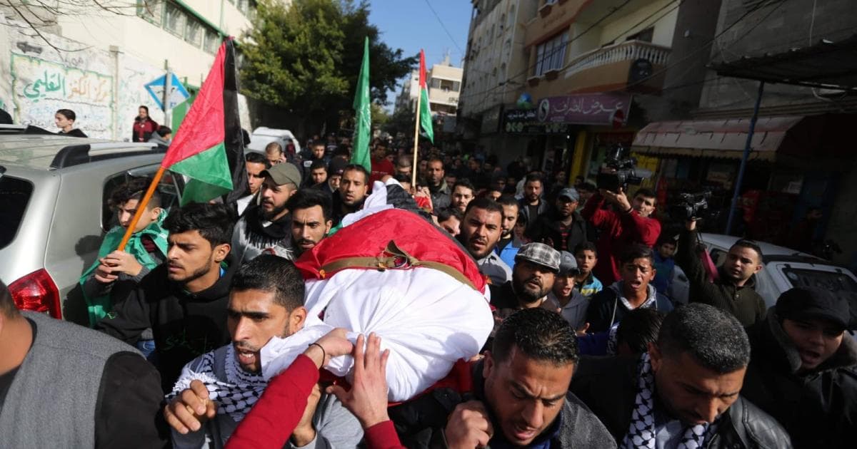 Occupation transfers martyr Alaa Sobeh's body in Tubas