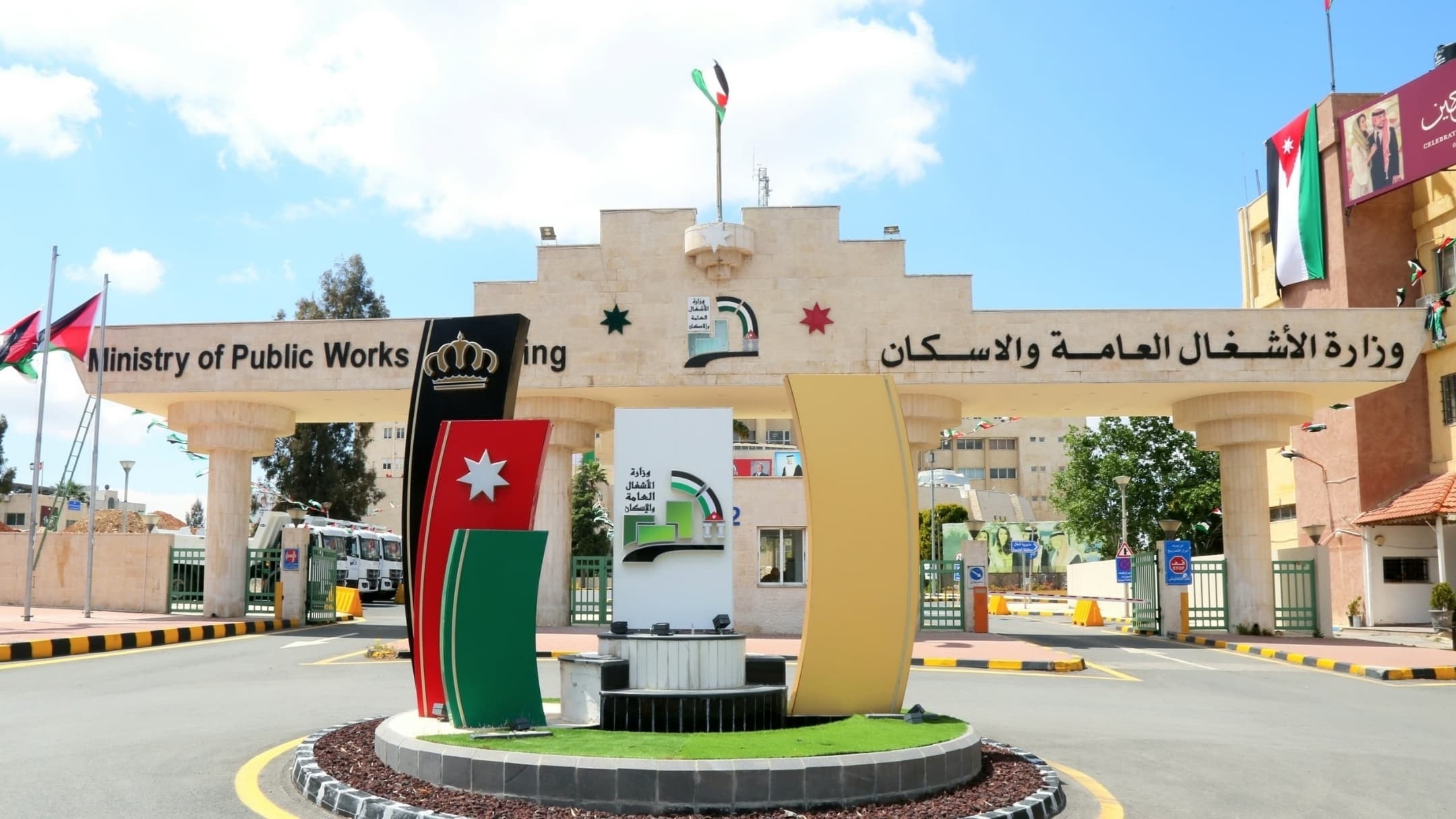 تدهور إنارة طريق البحر الميت