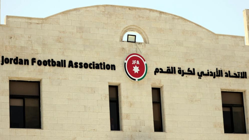 اتحاد الكرة يختار لاعب فلسطيني للمحترفين