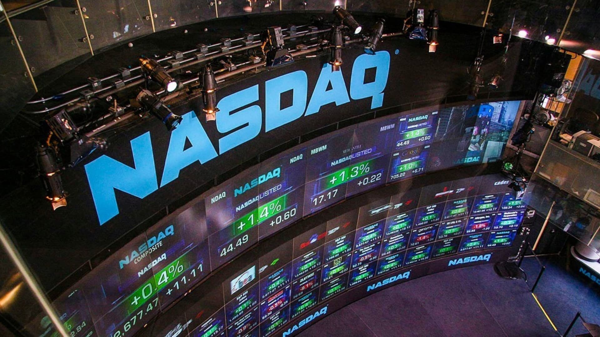 American Nasdaq gains