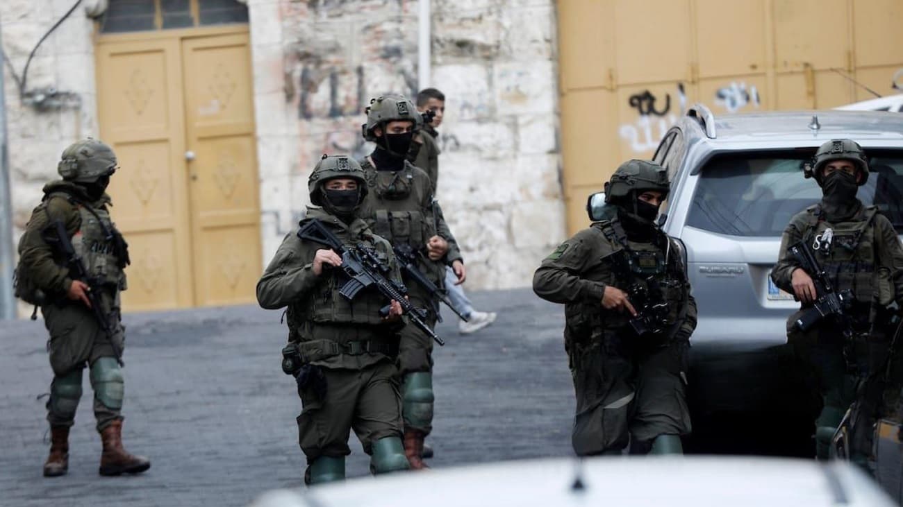 فلسطيني يصاب جراء استهداف إسرائيلي في رام الله