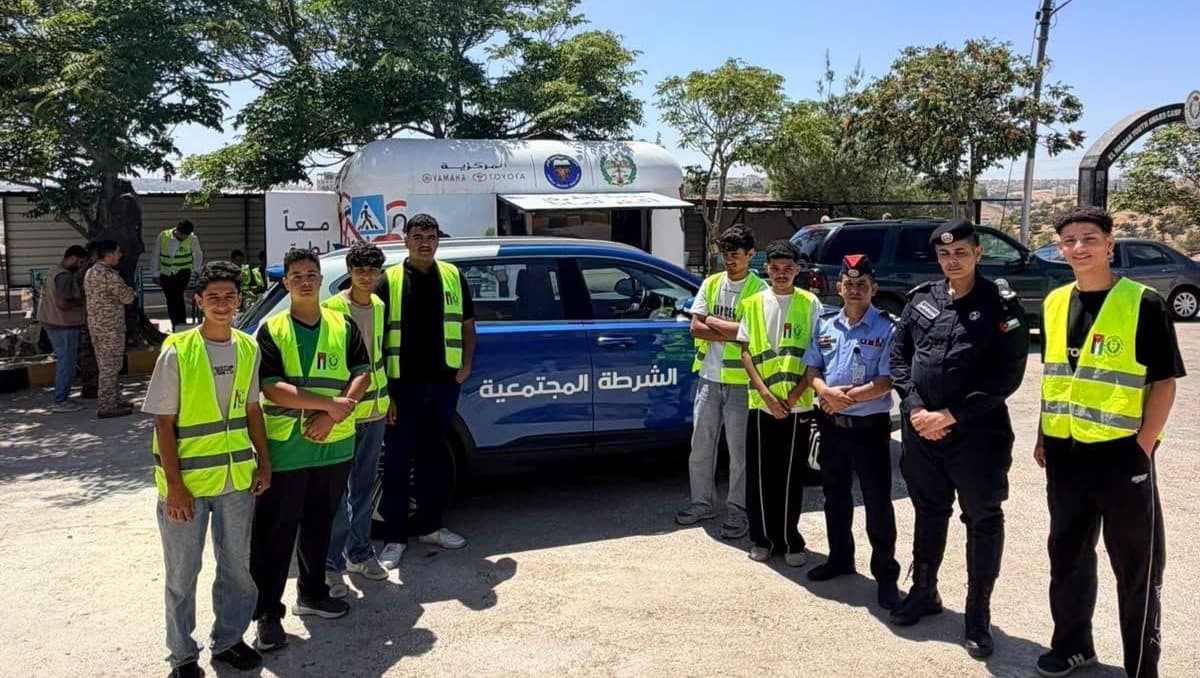 المعهد والشرطة ينظمان حملة توعية في مخيم جائزة الحسن