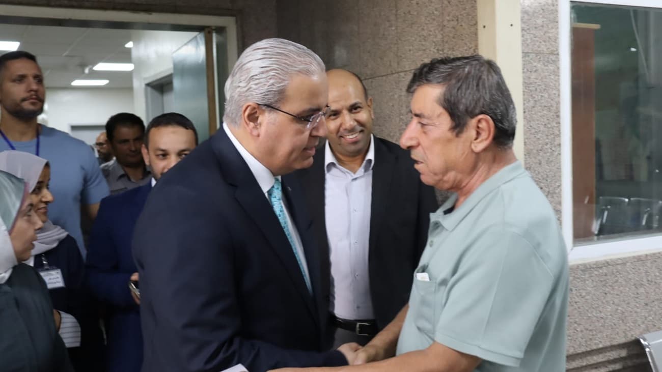 Health Minister shifts 8 clinics to old Hamza Hospital site
