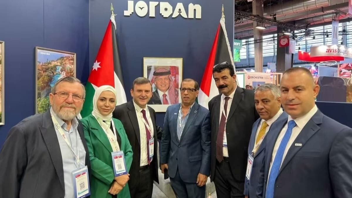 العمري يقود وفد نيابي في معرض باريس السياحي