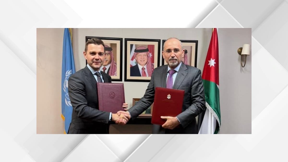 وزير الخارجية يناقش تعزيز التعاون مع مقدونيا