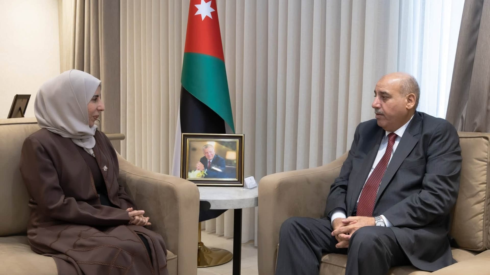 رئيس البرلمان يلتقي وزيرة اليمن