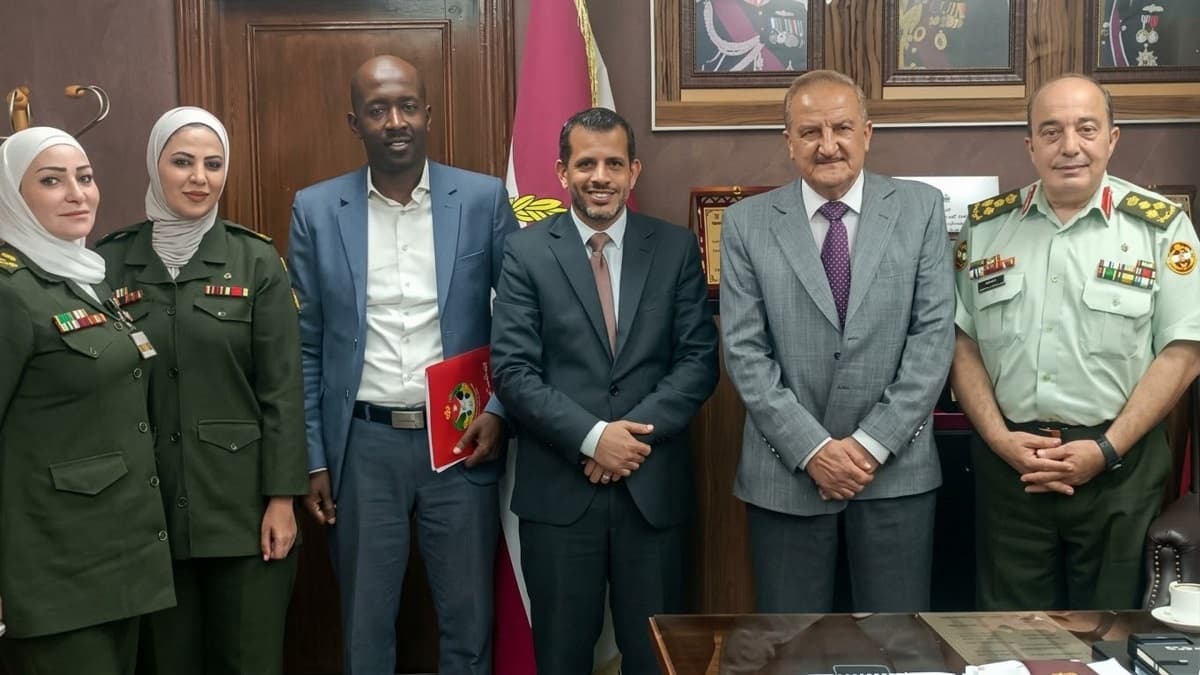 رئيس الهيئة الهاشمية يلتقي مدير مستشفى الأمير راشد