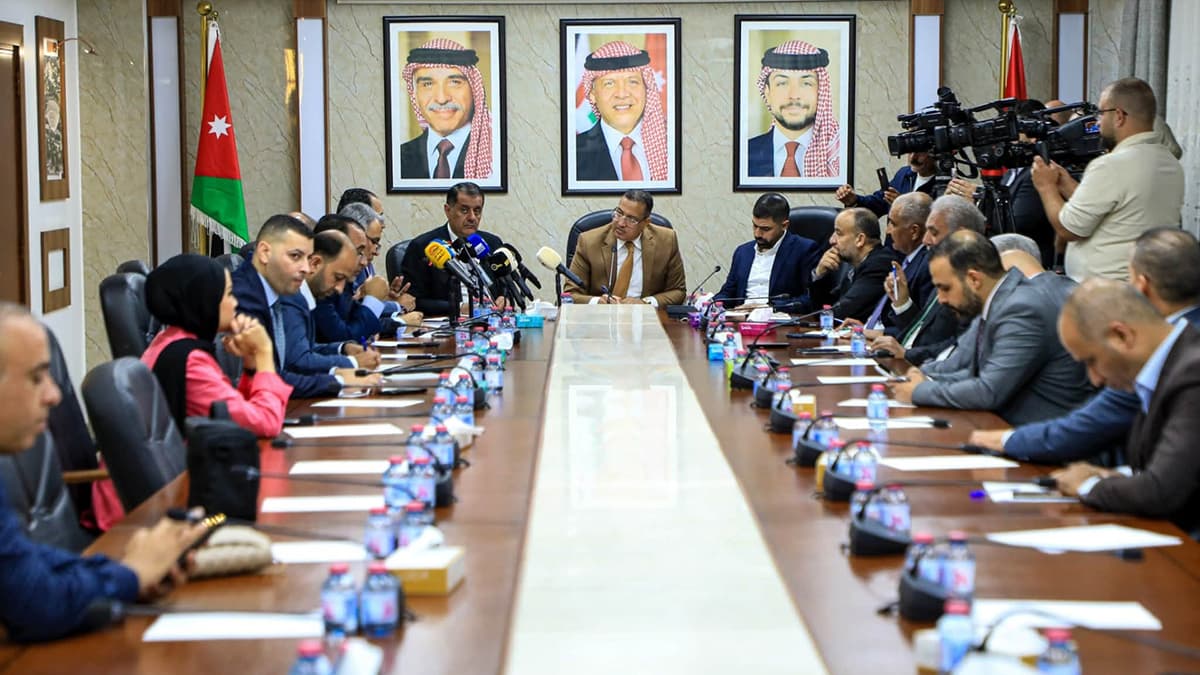 إدارية النواب تناقش تنظيم أراضي وادي الأردن