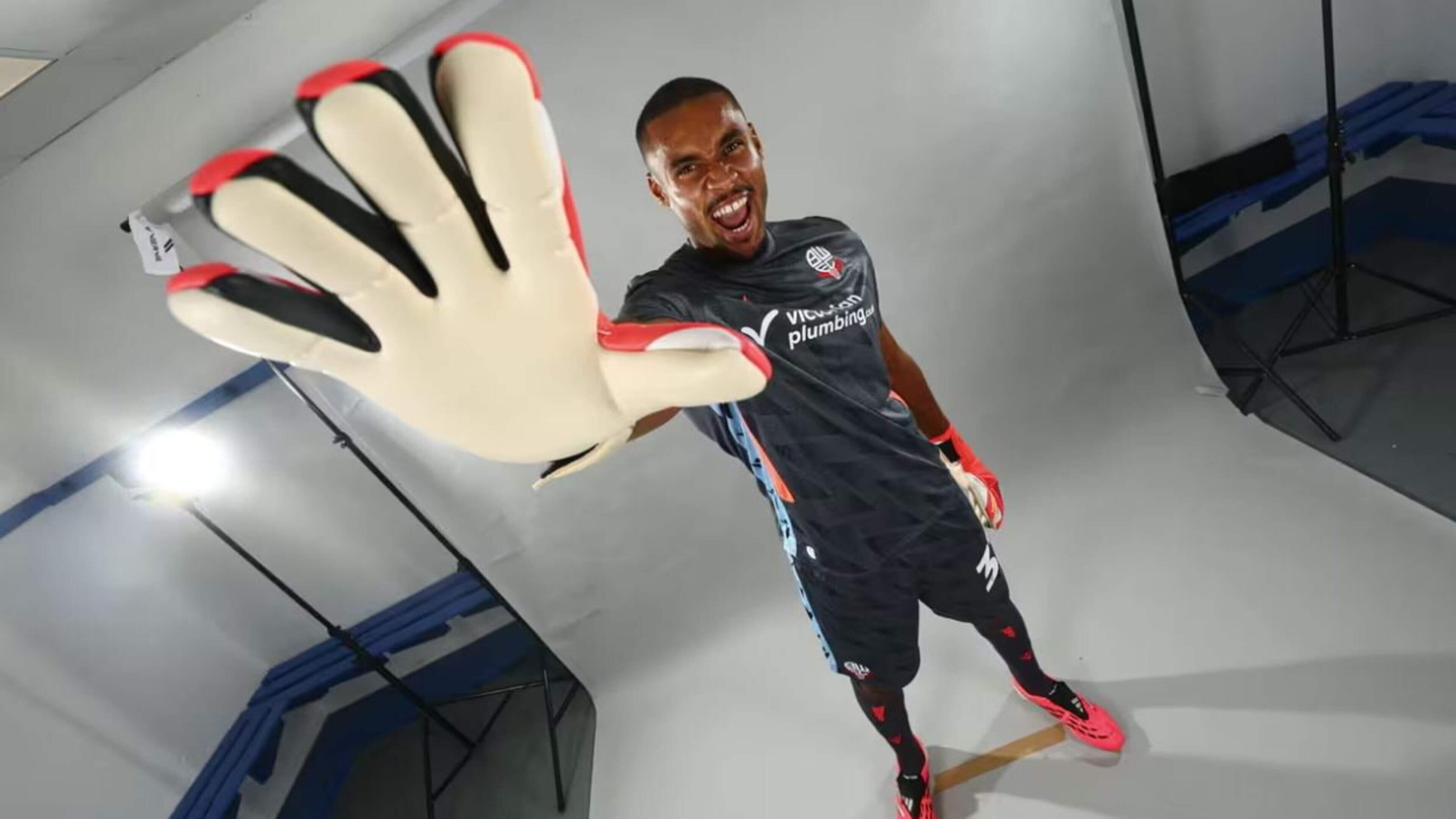 Ireland's Gavin Bazunu transfers to Bolton