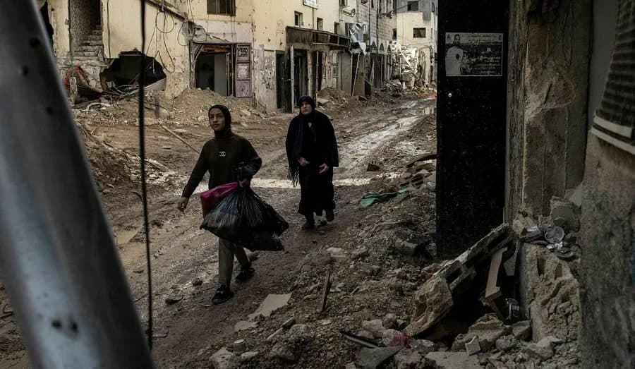 Occupation forces bar Jenin and Tulkarm residents