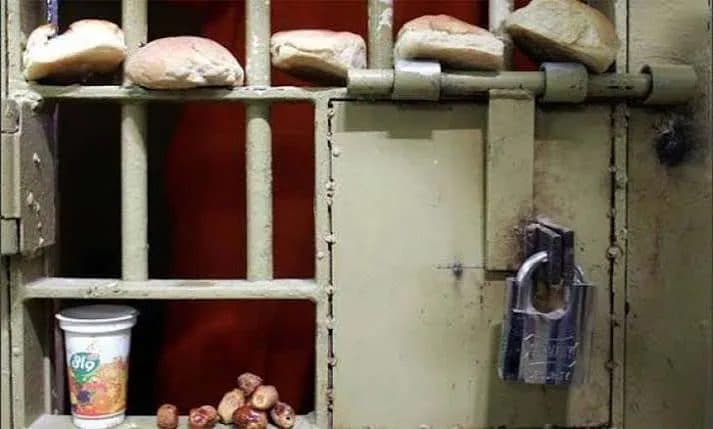 Prisoners' Lives: Hunger to Barter