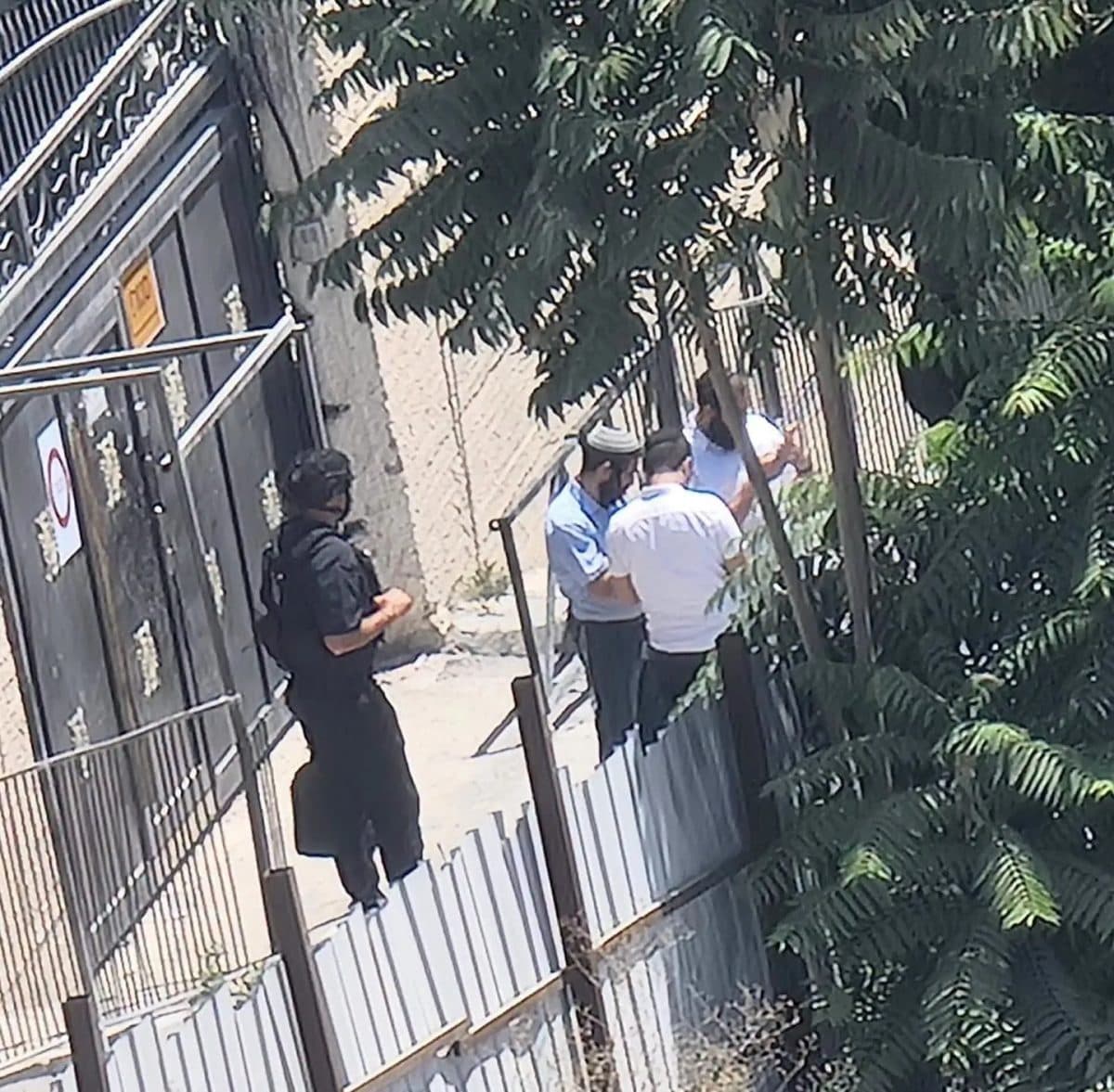 الاحتلال يعتزم إغلاق مدرسة دار الهدى في شعفاط