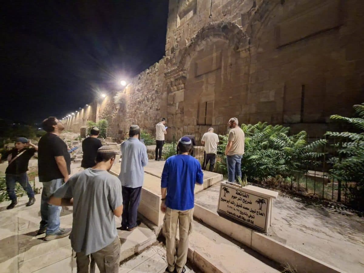 Concerns over Bab al-Rahma Cemetery prayer site