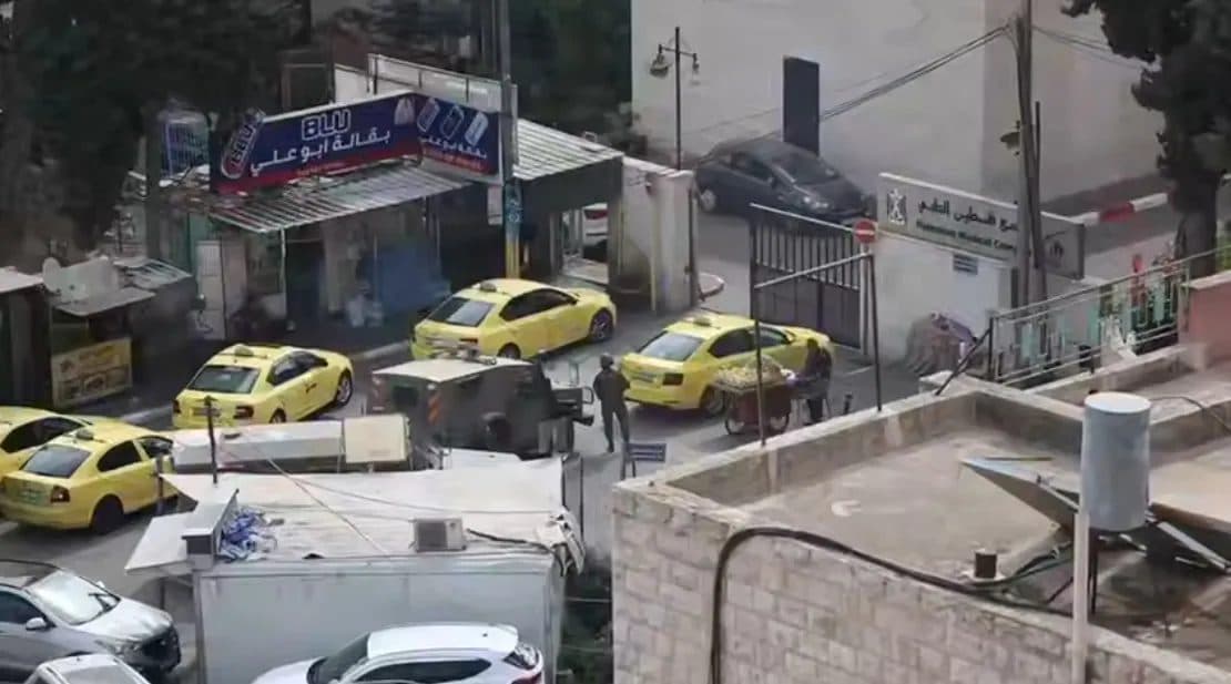 Occupation forces block Ramallah Medical Complex