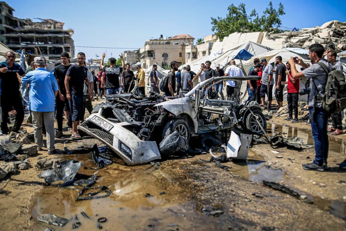 Palestinian Hurt in Ongoing Gaza Shelling