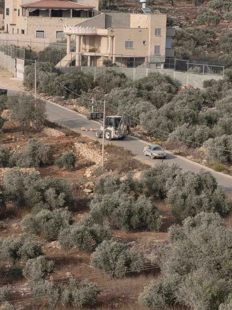 Settlers Continue Attacking Aqtash Home