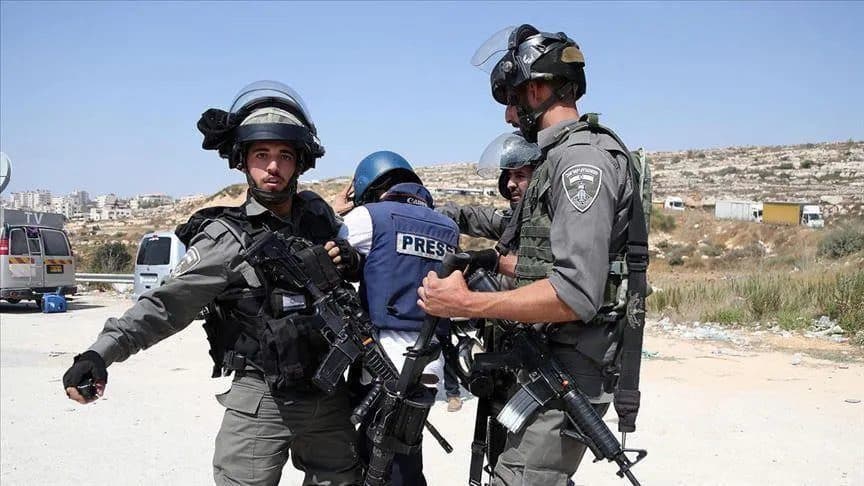 الاحتلال يعتقل 37 صحفيا بينهم 21 إداري
