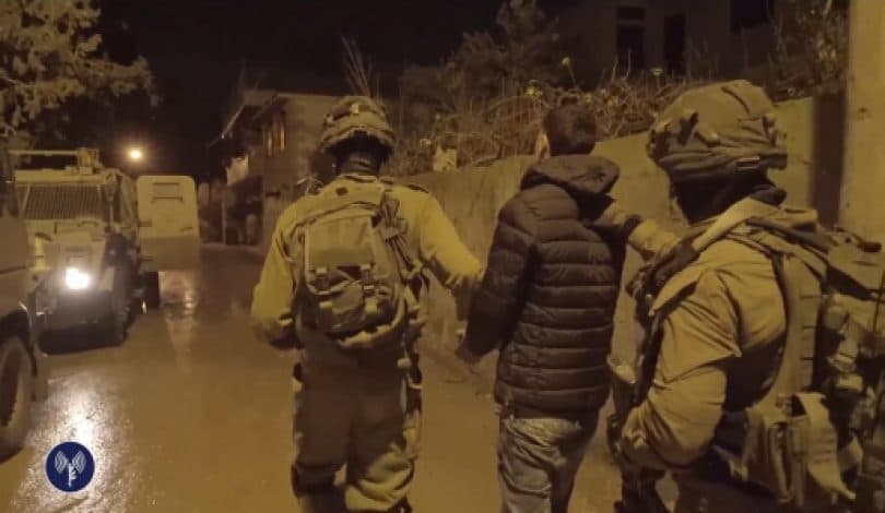 Occupation detains 15 Palestinians in West Bank
