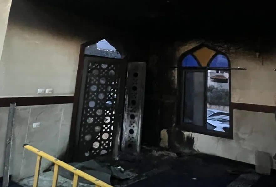 مستوطنون يحاولون حرق مسجد في بزاريا
