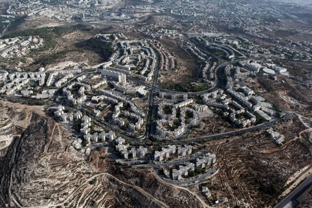 وحدات استيطانية لتوسيع جيلو وتفتيت القدس