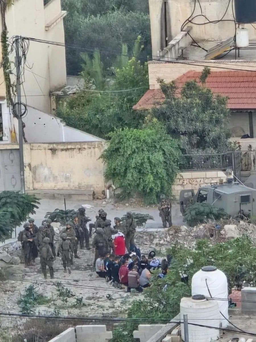 جيش الاحتلال يداهم برقة ويحتجز مصلين