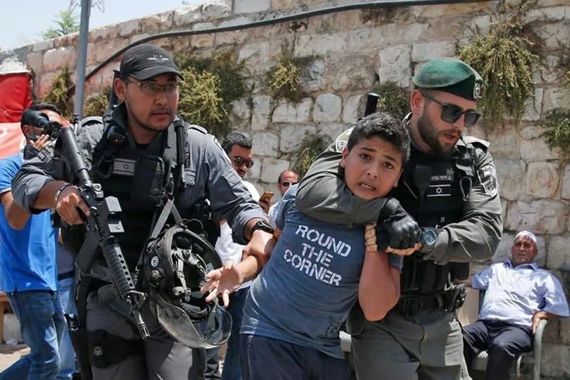 370 فلسطينيا في سجون الاحتلال