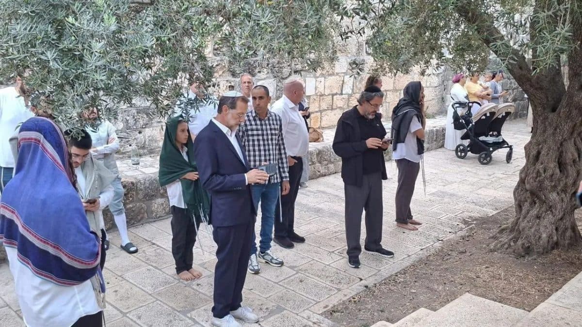 فيغلين يثير توترا في الأقصى