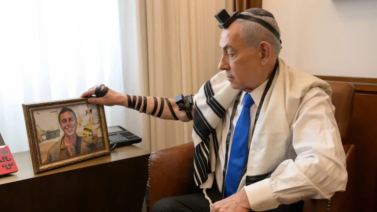 Netanyahu Reacts to Lions Meeting