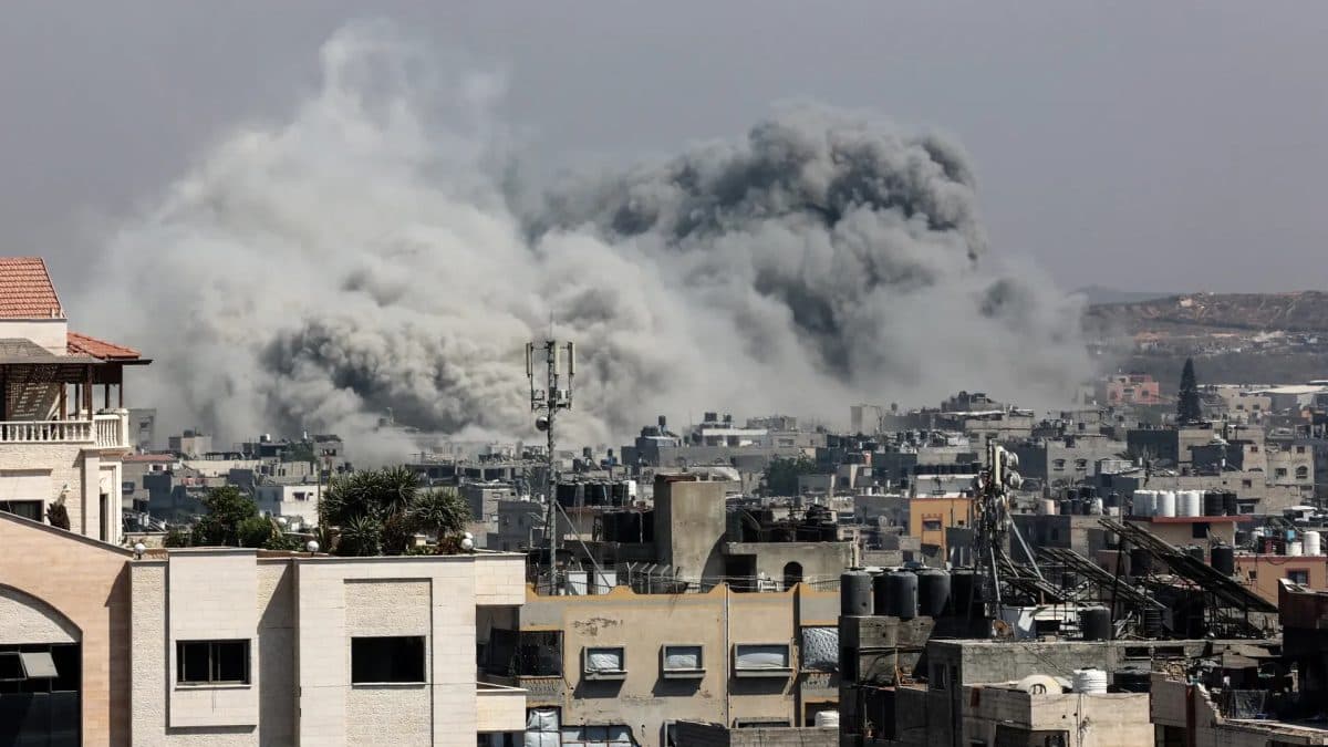 Israeli Gaza raids cause 2 deaths, 10 injuries