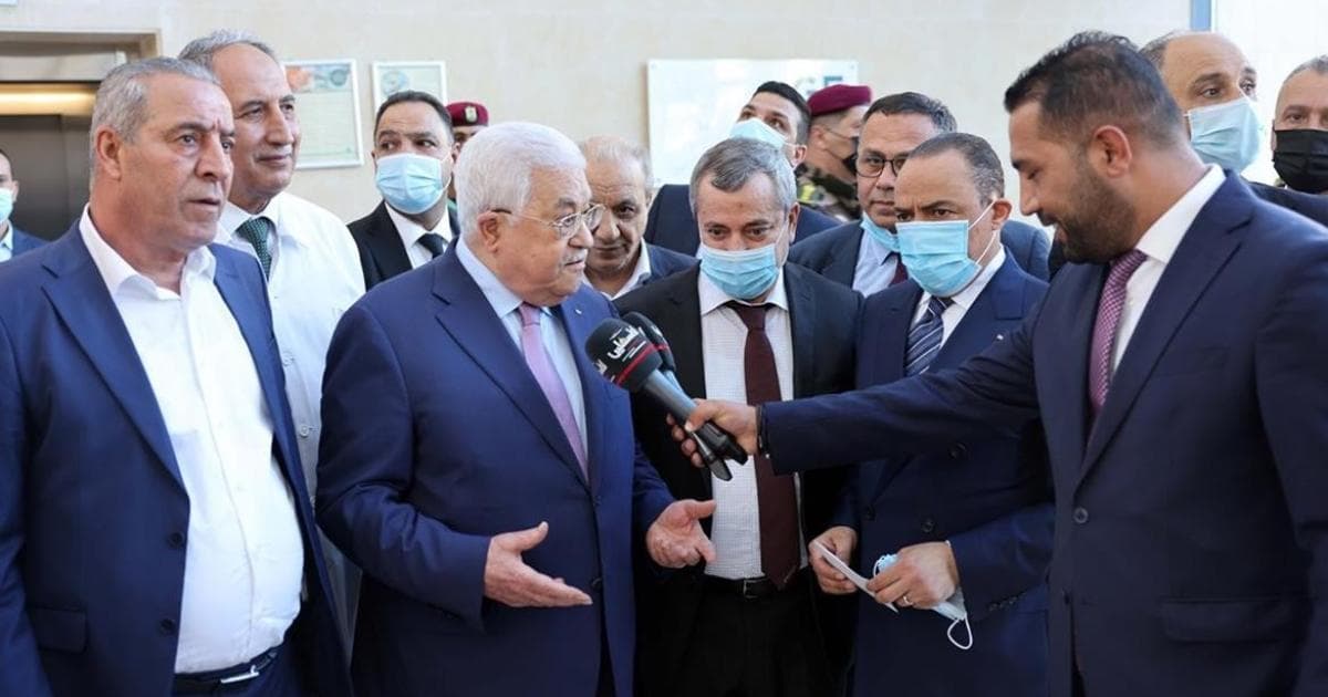 محمود عباس يغادر المستشفى بعد فحوصات مطمئنة